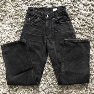Black vintage Levi’s 22 waist